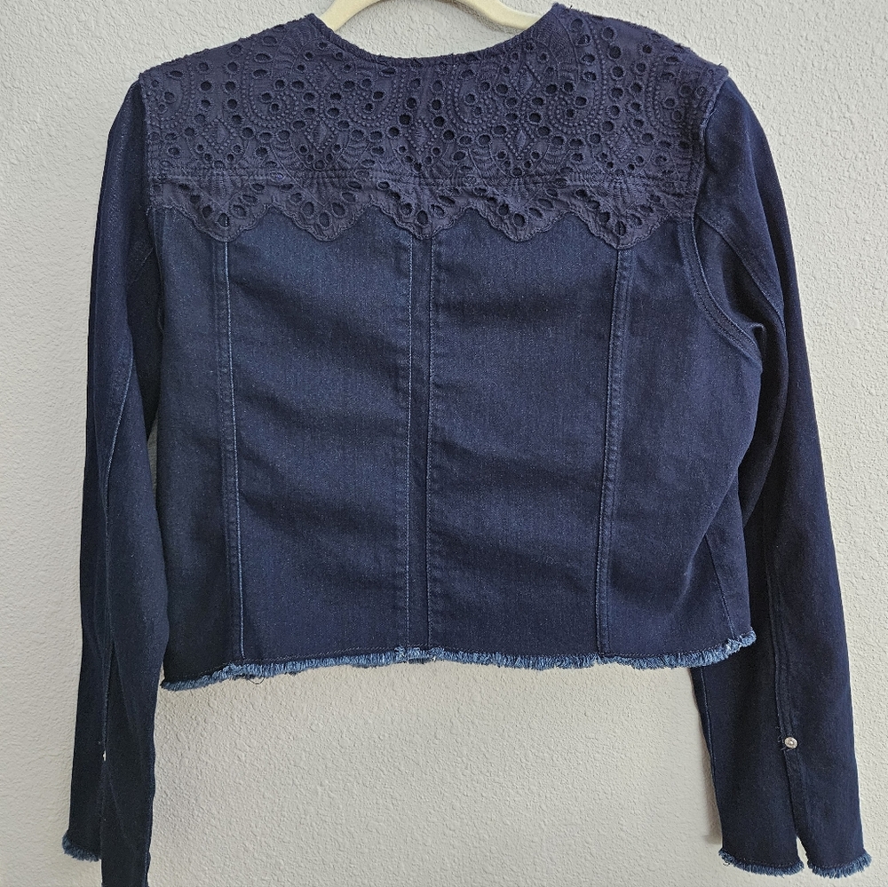 Guess Cropped Denim Jacket With Eyelet Detail, Large - Picture 4 of 9